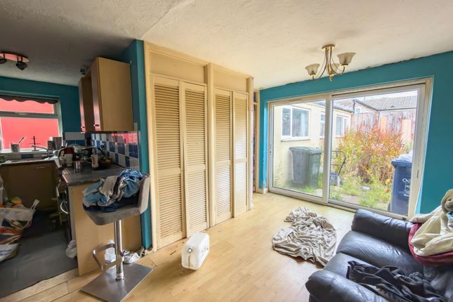 6 Chessar Avenue, Newcastle upon Tyne photo 4