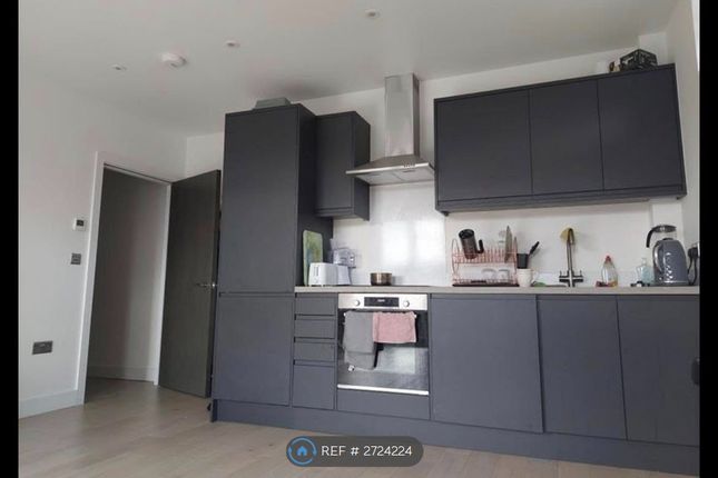 The Crescent Sutton, Sutton, Greater London photo 4