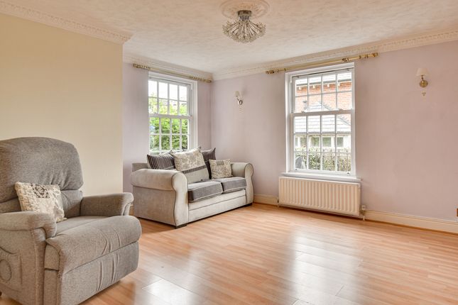 4, Stephen Neville Court, Saffron Walden photo 2