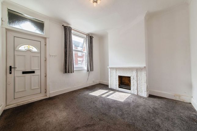 20, Bark Street, Cleethorpes photo 2