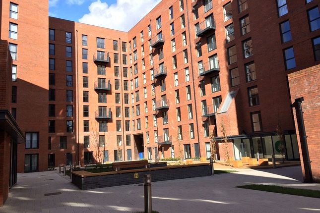 Flat to rent in Alto, Sillvan Way, Salford