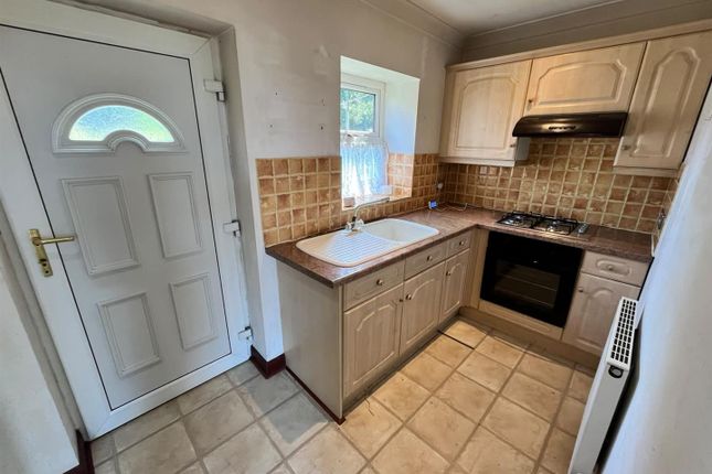 11, Fleminghouse Lane, Huddersfield photo 5