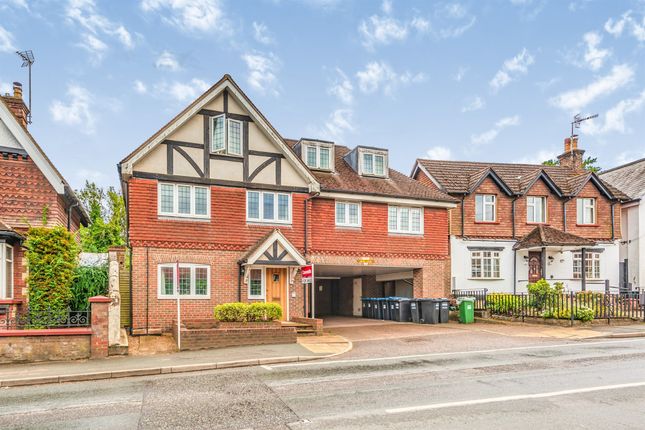 High Street, Nutfield, Redhill RH1, 2 bedroom flat for sale - 55414128 ...