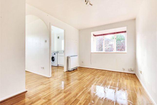 Thumbnail Flat for sale in Leigh Hunt Drive, Southgate, London
