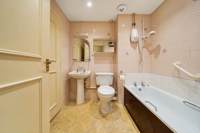 36 Summerlands Lodge,, Farnborough Common, Orpington photo 4