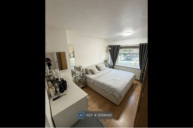 Overbury Crescent, New Addington, Croydon photo 3