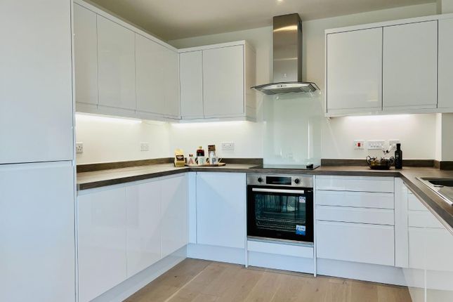 14, Bayley Place, Ashford photo 2