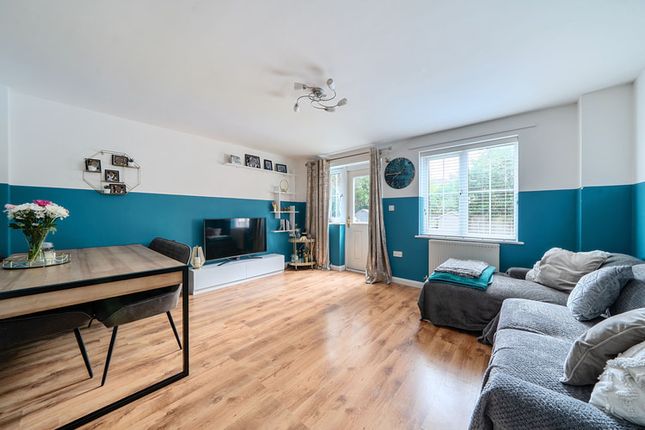 Parkside Place, Staines photo 4