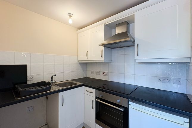 6, Armada Court, Elm Avenue, Chatham, Kent, ME4 photo 3