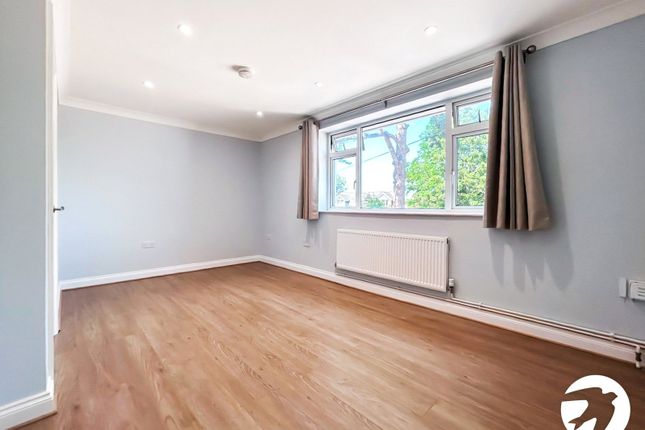 Flat 3, Pinelodge,, Somerfield Road, Kent photo 5
