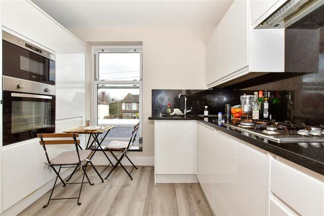 Thumbnail Flat for sale in Queens Road, Welling, Kent