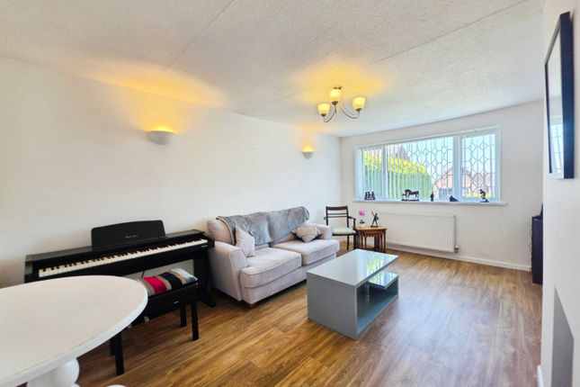 33, Wraggs Lane, Biddulph Moor photo 3
