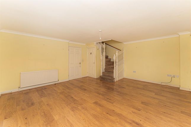 112, Manton Road, Enfield photo 4