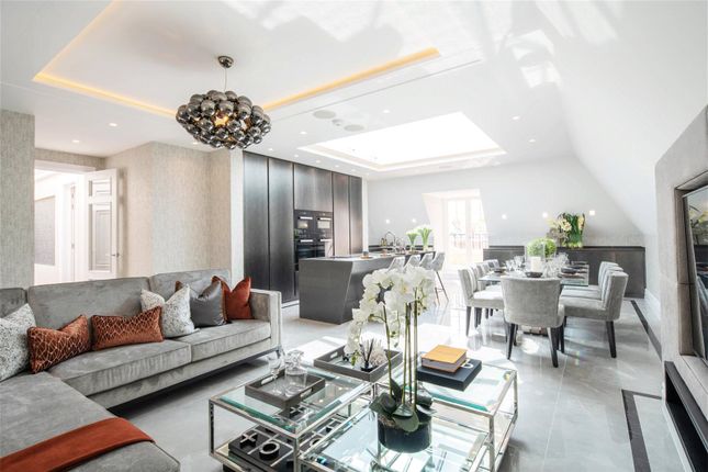 Thumbnail Flat for sale in Chase Side, Southgate, London