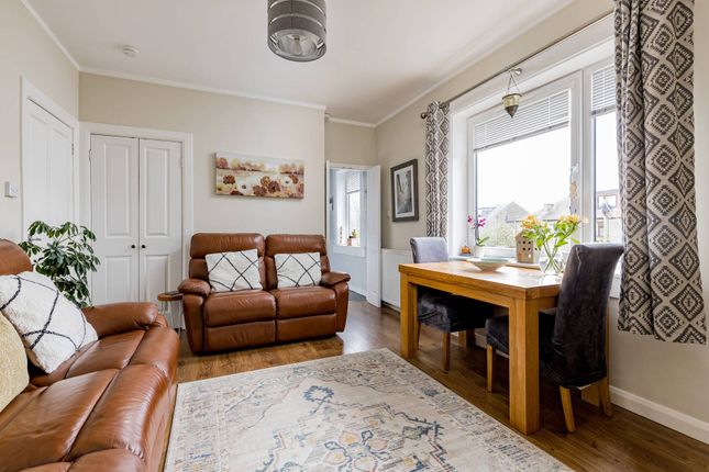 43, Colinton Mains Road, Colinton Mains, Edinburgh photo 3