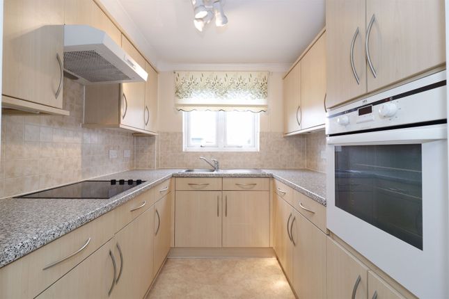 16, Chancellor Court, Broomfield Road, Chelmsford photo 2