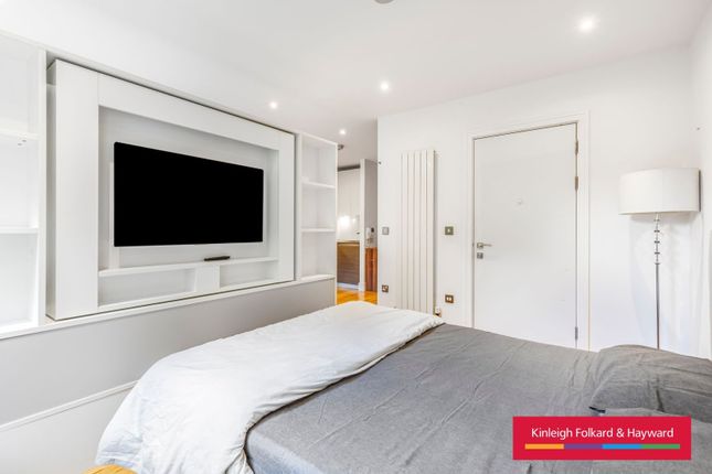 16 Riverdale House, 68, Molesworth Street, London photo 3
