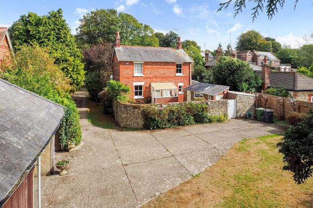 Seymour Cottage, 16, Havant Road, Horndean photo 2