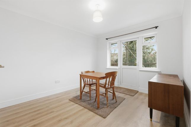 322, Staines Road, Twickenham photo 3