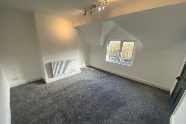 Flat to rent in Westbourne Grove, Wirral