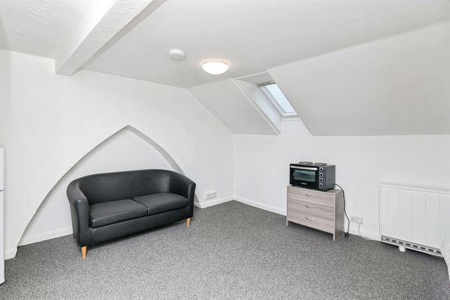Flat 8, 39, Milton Road East, Lowestoft photo 3