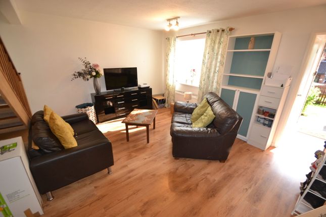 20, Chatfield Drive, Guildford photo 3