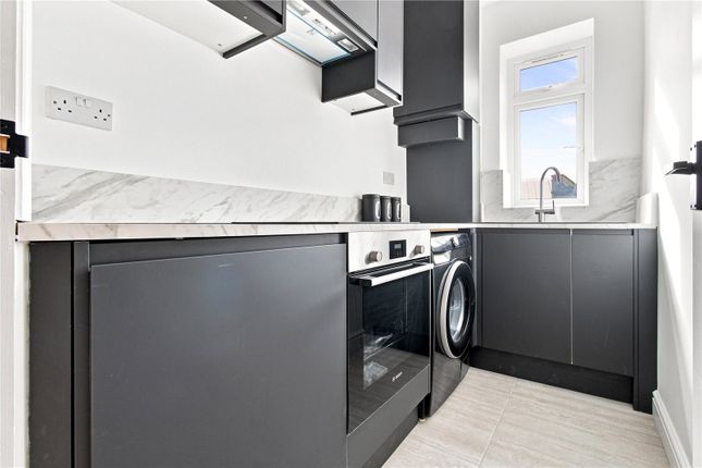 3 Vincent Court,, Hanley Road, London photo 3