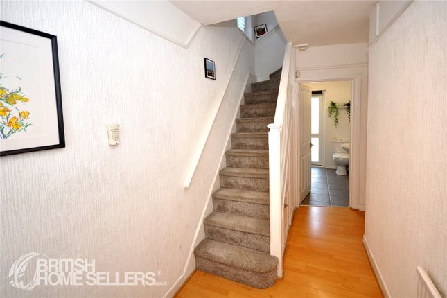 190, Swingate Lane, London photo 3