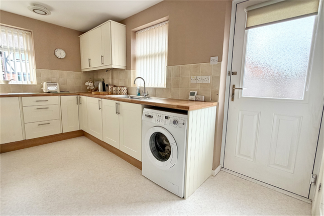 19, Roehampton Drive, Trowell, Nottingham photo 4