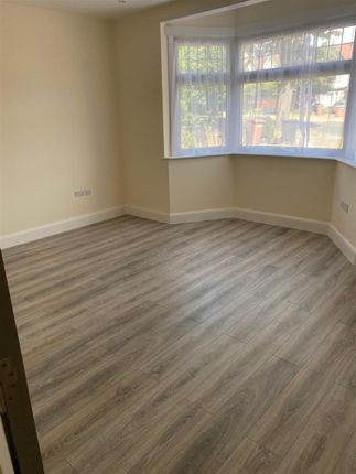Flat to rent in Whitchurch Lane, Canons Park, Edgware