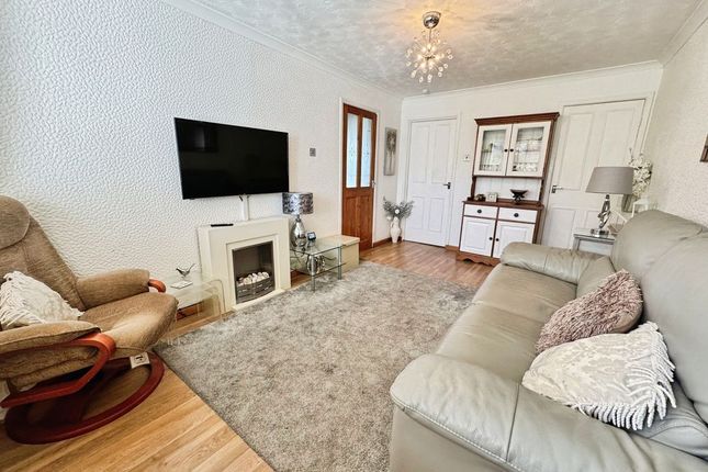 7, Lambton Close, Ryton photo 3