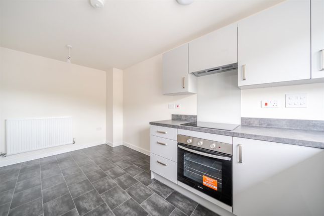 57, Sylvester Crescent, Costhorpe, Worksop photo 4