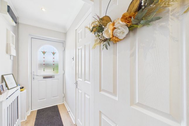16, Newburn Close, Skelmersdale photo 2