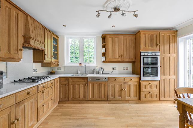 13, High Oaks Road, Welwyn Garden City photo 4