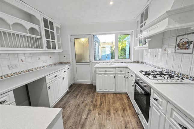 8, Dinsdale Close, Darlington photo 3