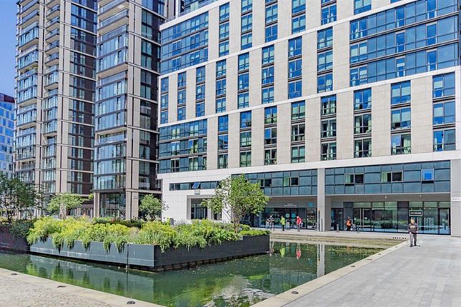 Flat to rent in Merchant Square, Paddington Basin