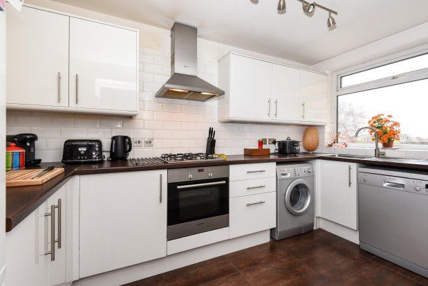 Thumbnail Flat to rent in Woodford Road, London