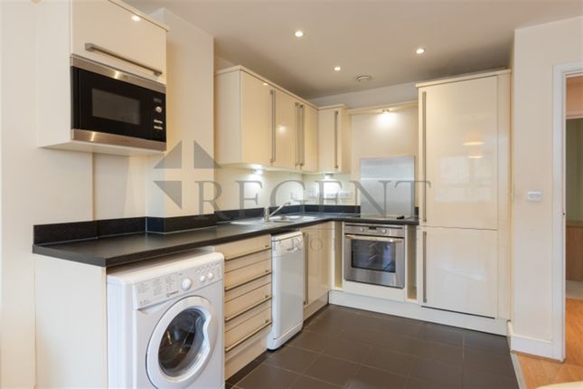 Flat 11, 11 Wealden House, Capulet Square, London photo 3