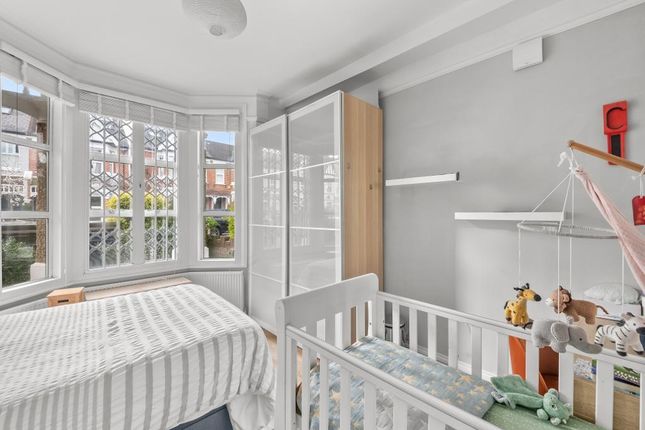 Flat for sale in Adelaide Road, Ealing, London