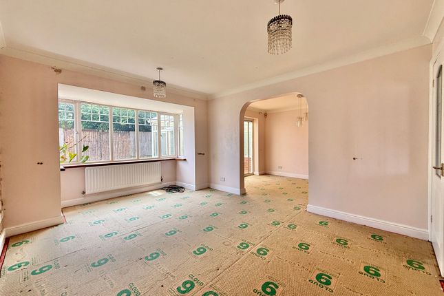 22 Clarke Hall Road, Wakefield photo 4