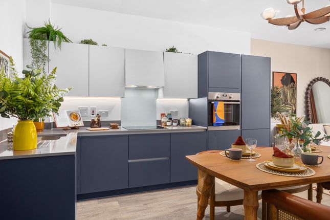 129, Tandy Place, London photo 4