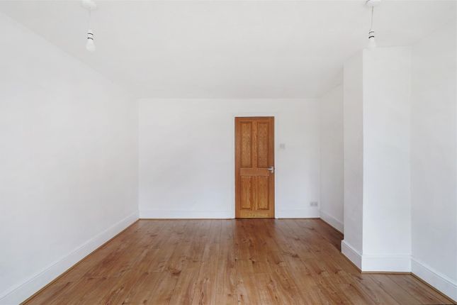 Flat for sale in Beardell Street, London