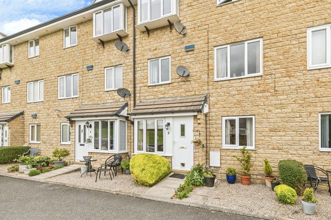 2-bed flat on 5., Dingle Road, Huddersfield, £90,000
