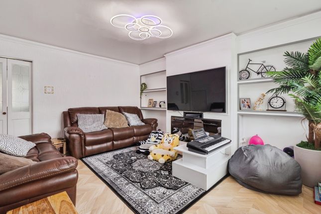 17, Marlbrook Drive, Bolton photo 3