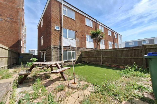 6, Dane Close, Seaford photo 2