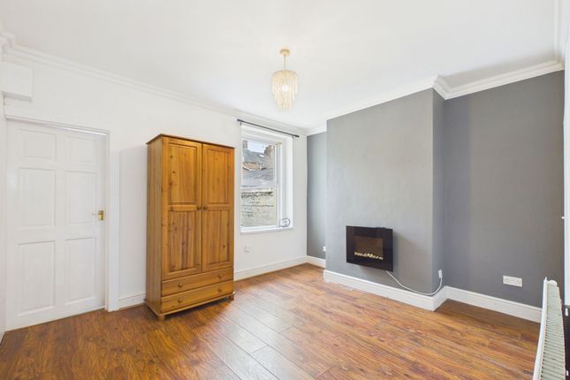 72 Victoria Road, Workington photo 4