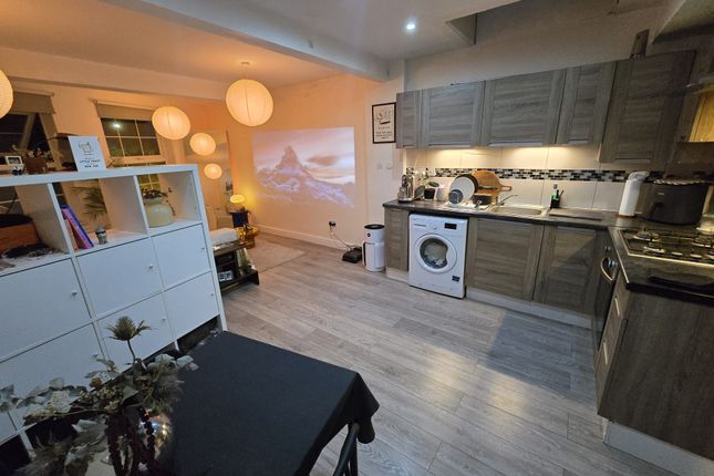 11, Byron Road, Wealdstone photo 5