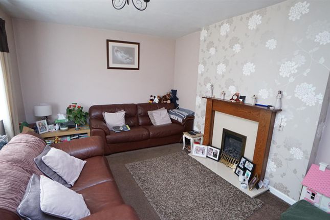 51, Farm Hill Road, Bradford photo 2
