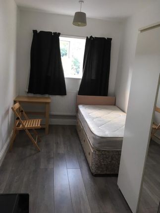 Thumbnail Flat to rent in Whitchurch Gardens, Canons Park, Edgware