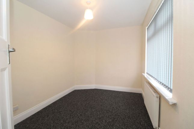 8, Westacre Gardens, Newcastle upon Tyne photo 4
